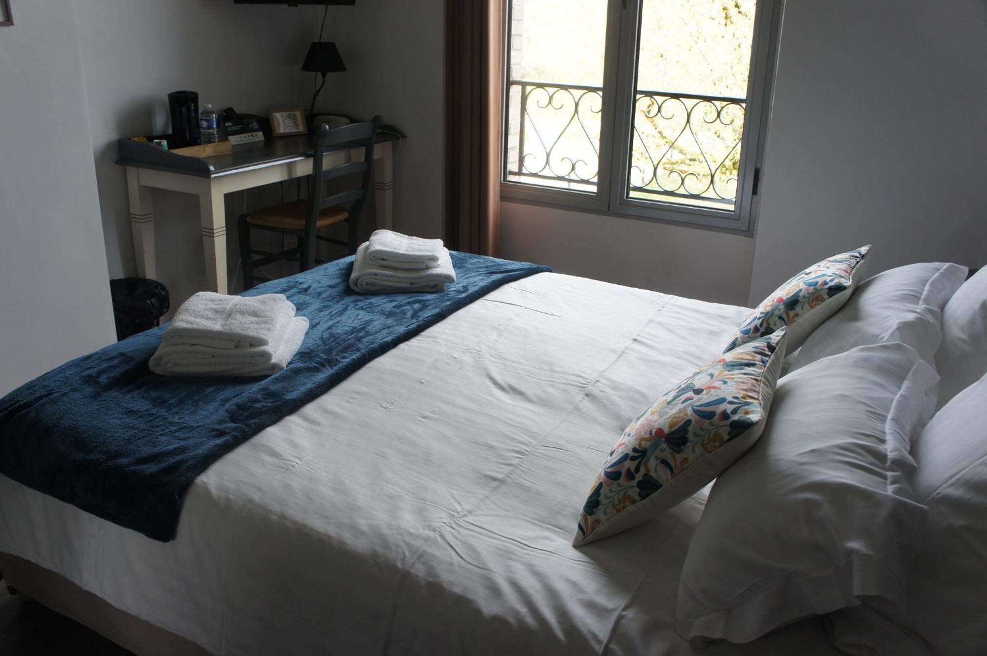Logis Hotel Auberge De Cartassac Cressensac-Sarrazac Экстерьер фото