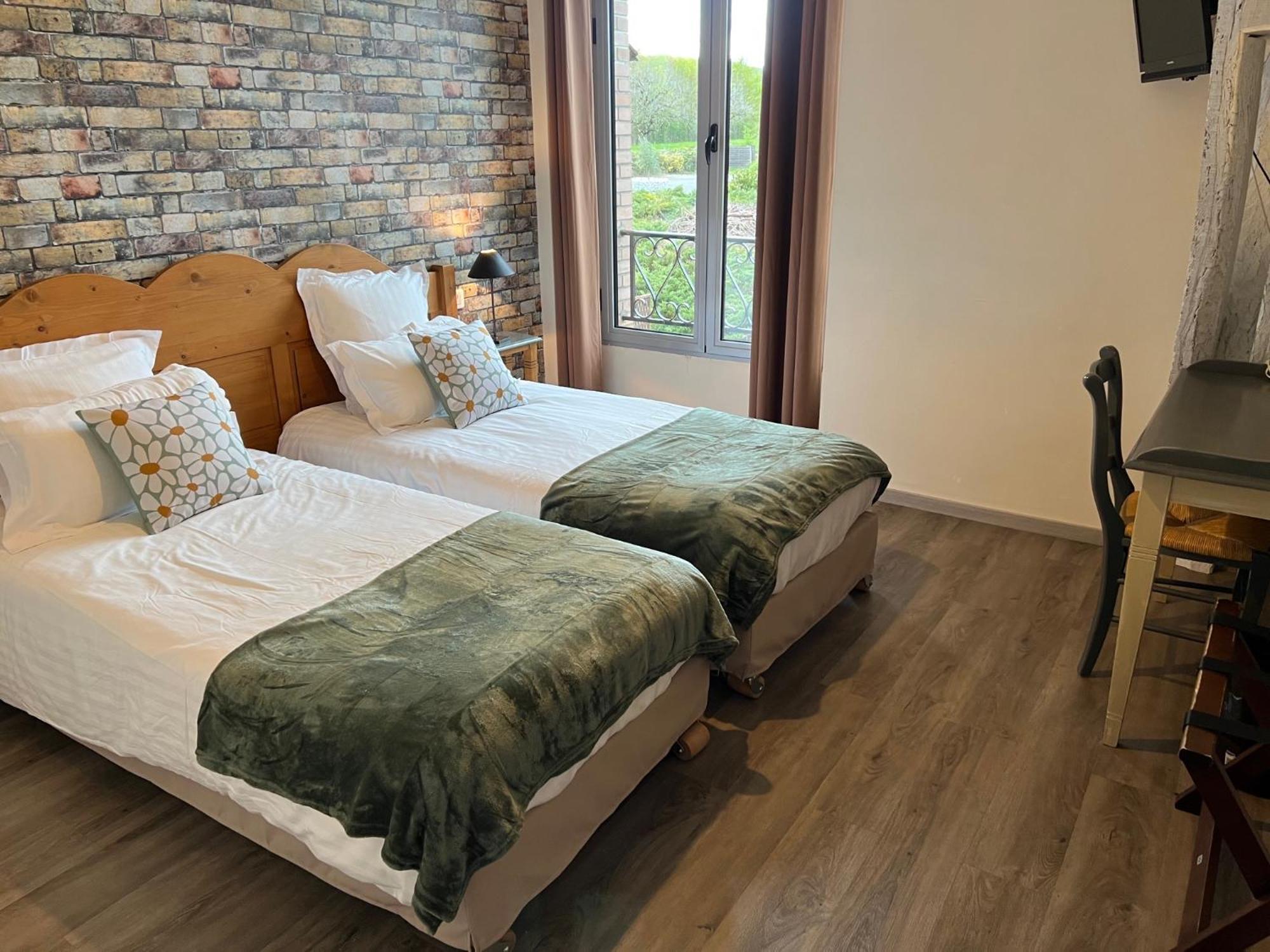Logis Hotel Auberge De Cartassac Cressensac-Sarrazac Экстерьер фото