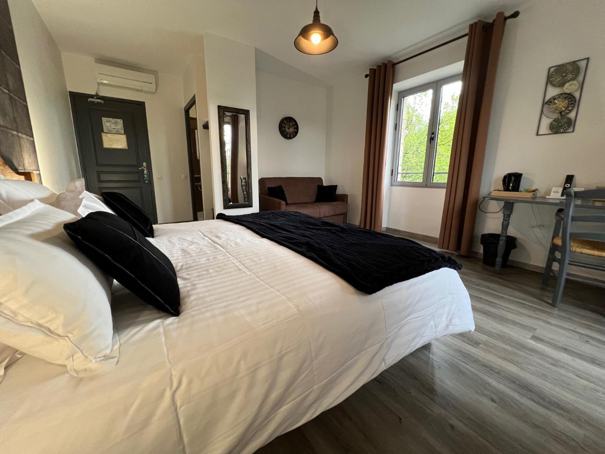 Logis Hotel Auberge De Cartassac Cressensac-Sarrazac Экстерьер фото